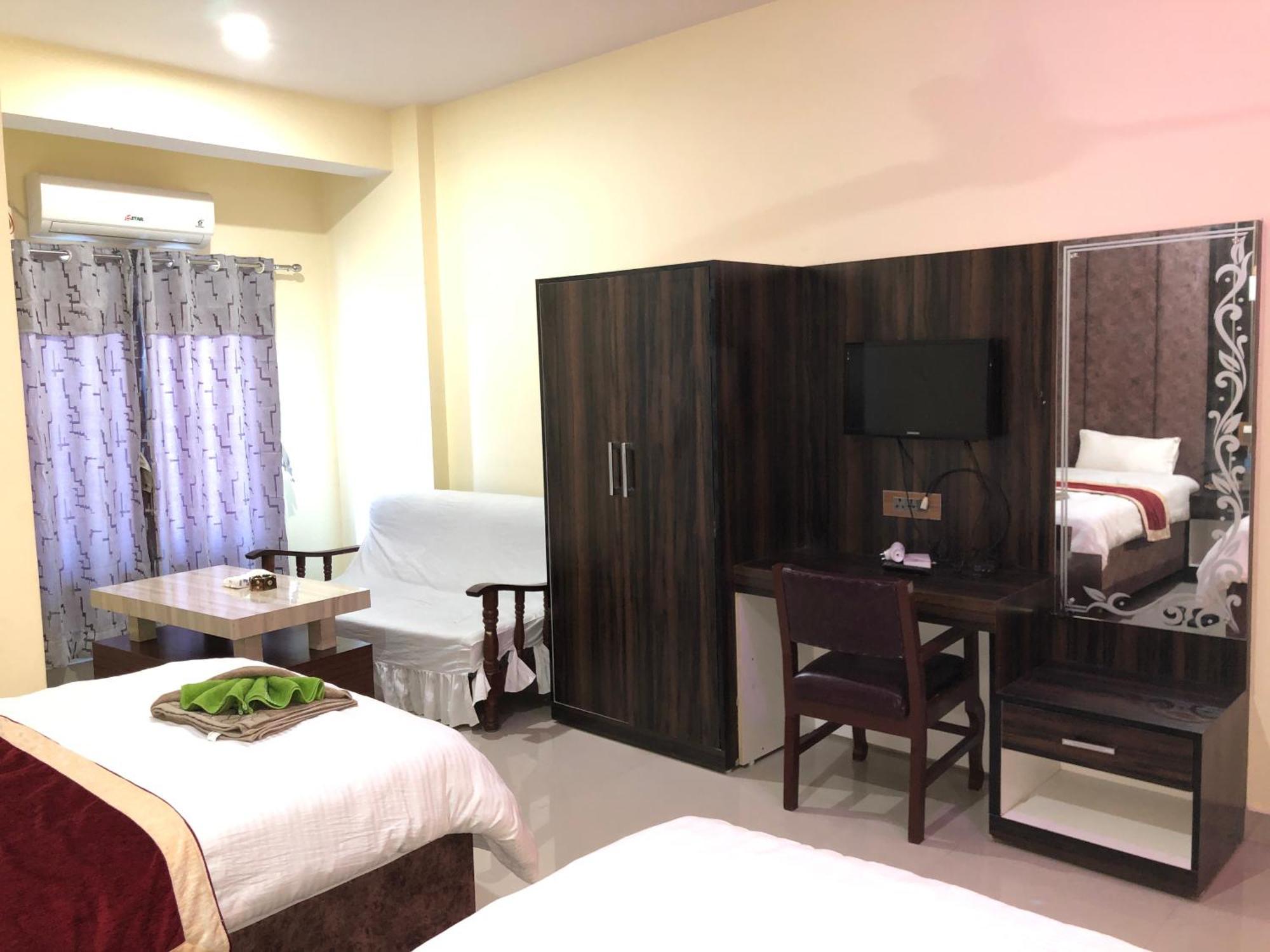 Hotel Hot Pot, Dhangadhi المظهر الخارجي الصورة